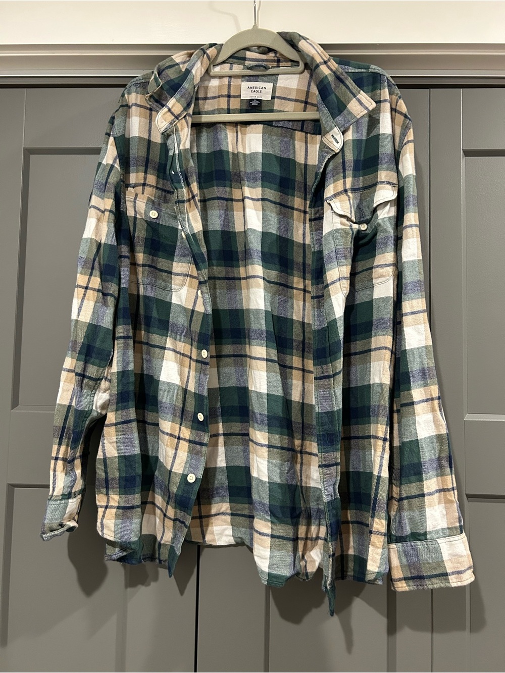 American Eagle Green Navy & Beige Plaid Button-Up Shirt
